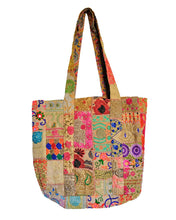 Ladda upp bild till galleriet Broderad väska beige