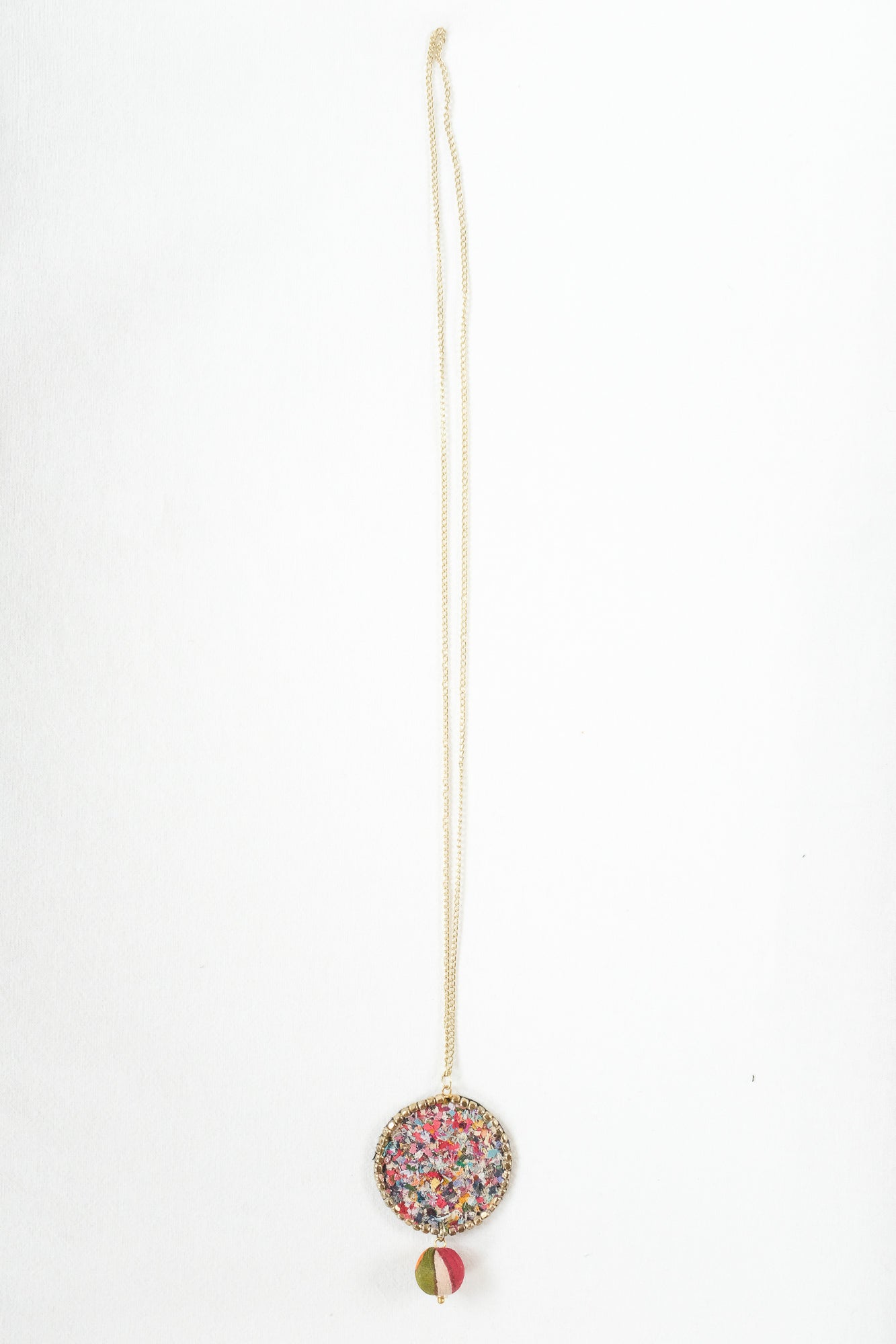 Halsband Recycle Medaljong