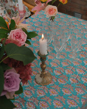 Ladda upp bild till galleriet Bordsduk Lilly
