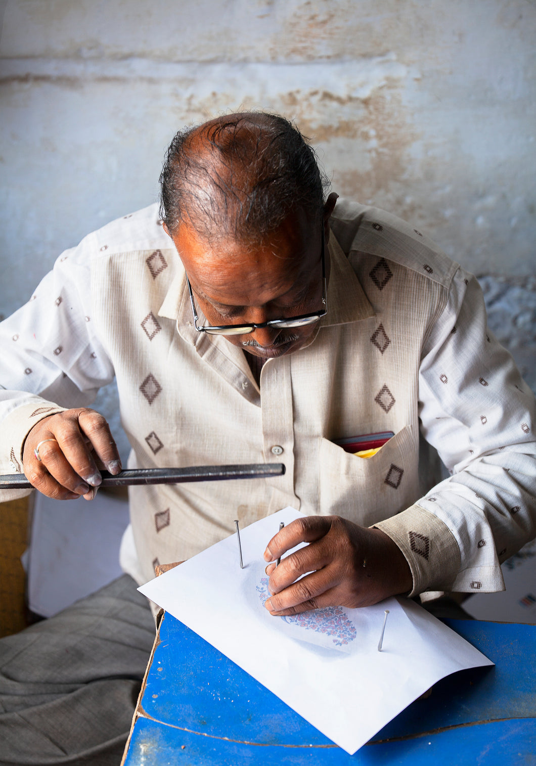 Hantverk och tradition vid tillverkning av stämplar till våra handtryckta textilier