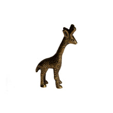 Ladda upp bild till galleriet Giraff i mässing för dekoration och för förvaring av ringar.  Storlek (i cm): 9 h.
