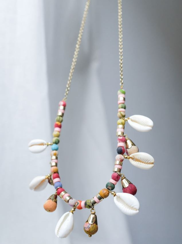 Halsband Recycle Snäckor